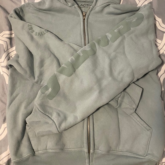 SetActive - full-zip size small - Picture 2 of 2